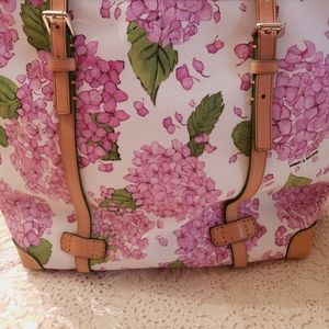 Dooney & Bourke nwot